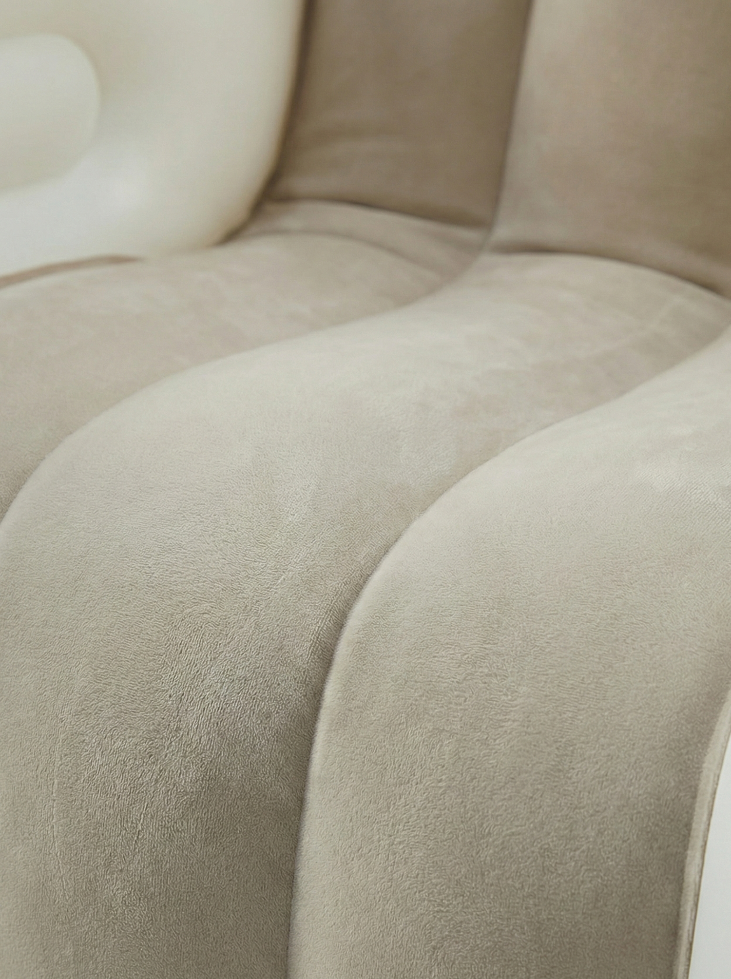 Nahaufnahme von der Velours-Sitzfläche